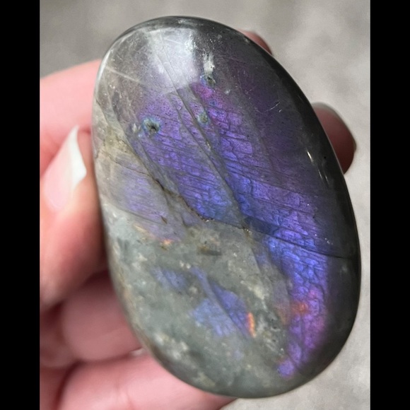 Labradorite Polished Palm Stone, Rare Shades - Picture 5 of 10